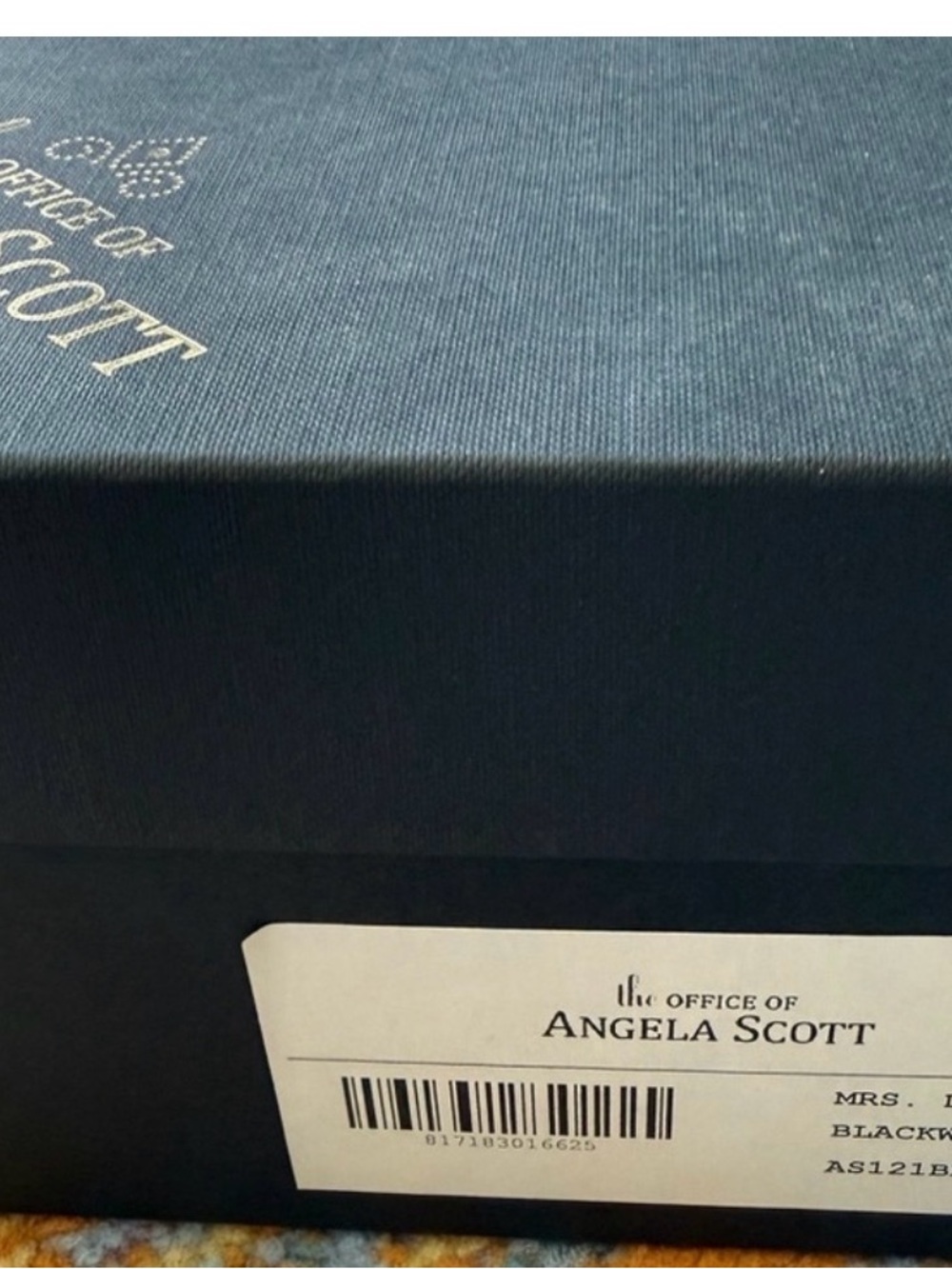 NIB - The Office of Angela Scott Mrs. Doubt Oxford - Picture 10 of 11